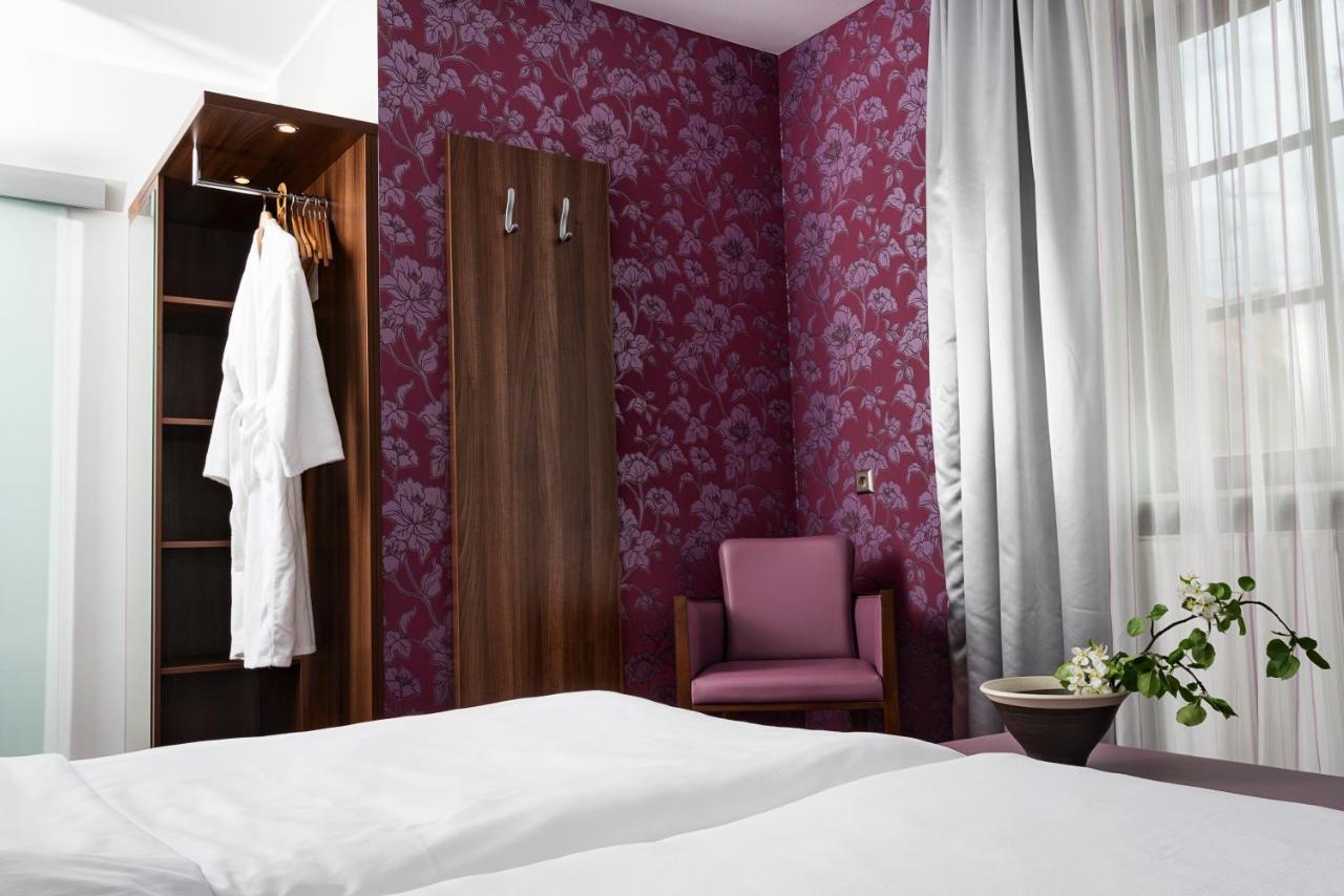 Akzent Hotel Laupheimer Hof Екстериор снимка