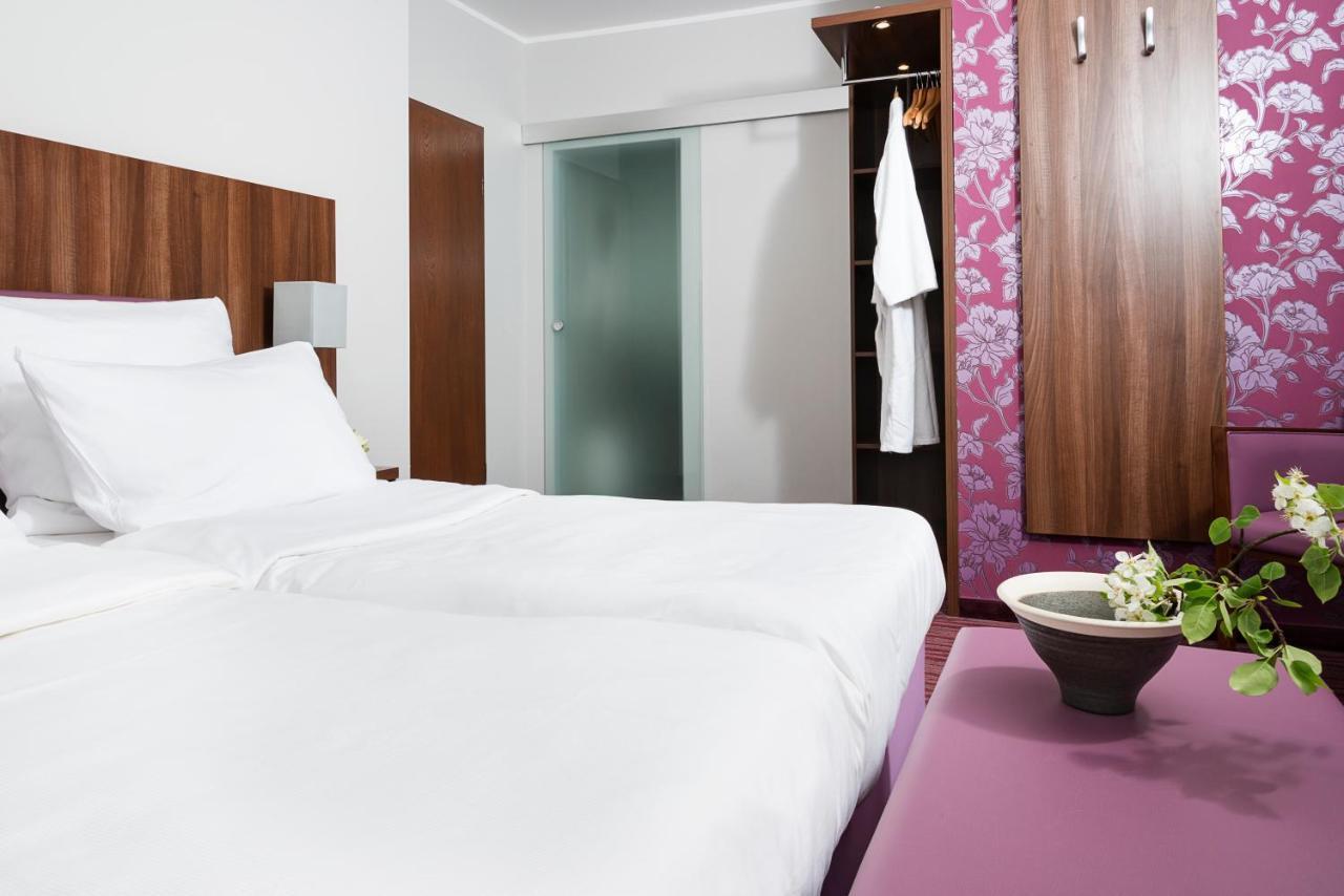Akzent Hotel Laupheimer Hof Екстериор снимка